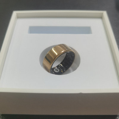 智能健康戒指展示